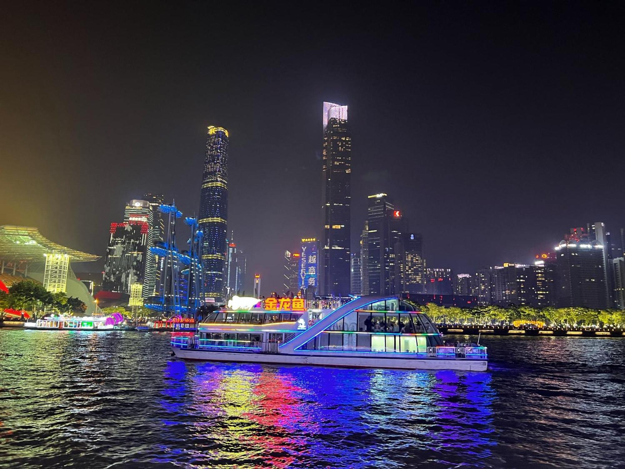 Doubletree By Hilton Guangzhou-Free Shuttle Bus To Canton Fair Complex & Overseas Buyer Registration Services During Canton Fair Period Exterior foto